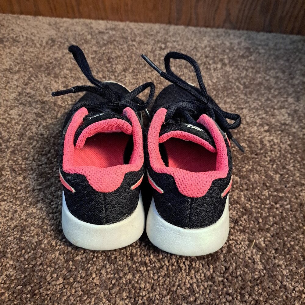 Nike Kids Tanjun Running Shoe - Picture 4 of 8